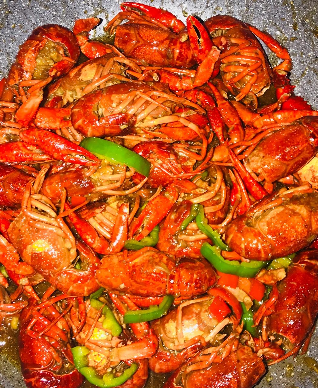 续写,那份嗳做的蒜蓉小龙虾