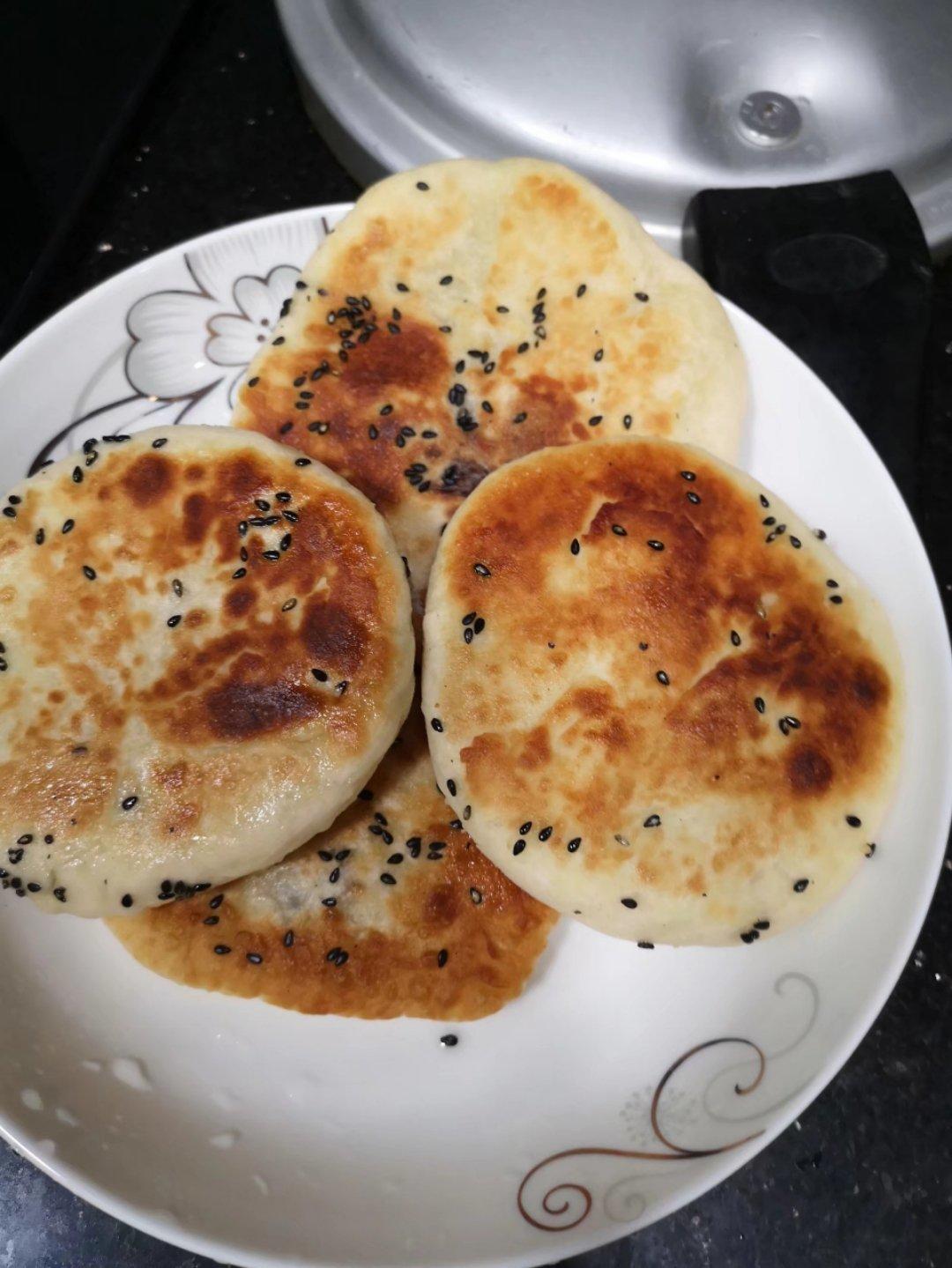 北漂的南方女子做的芝麻豆沙饼
