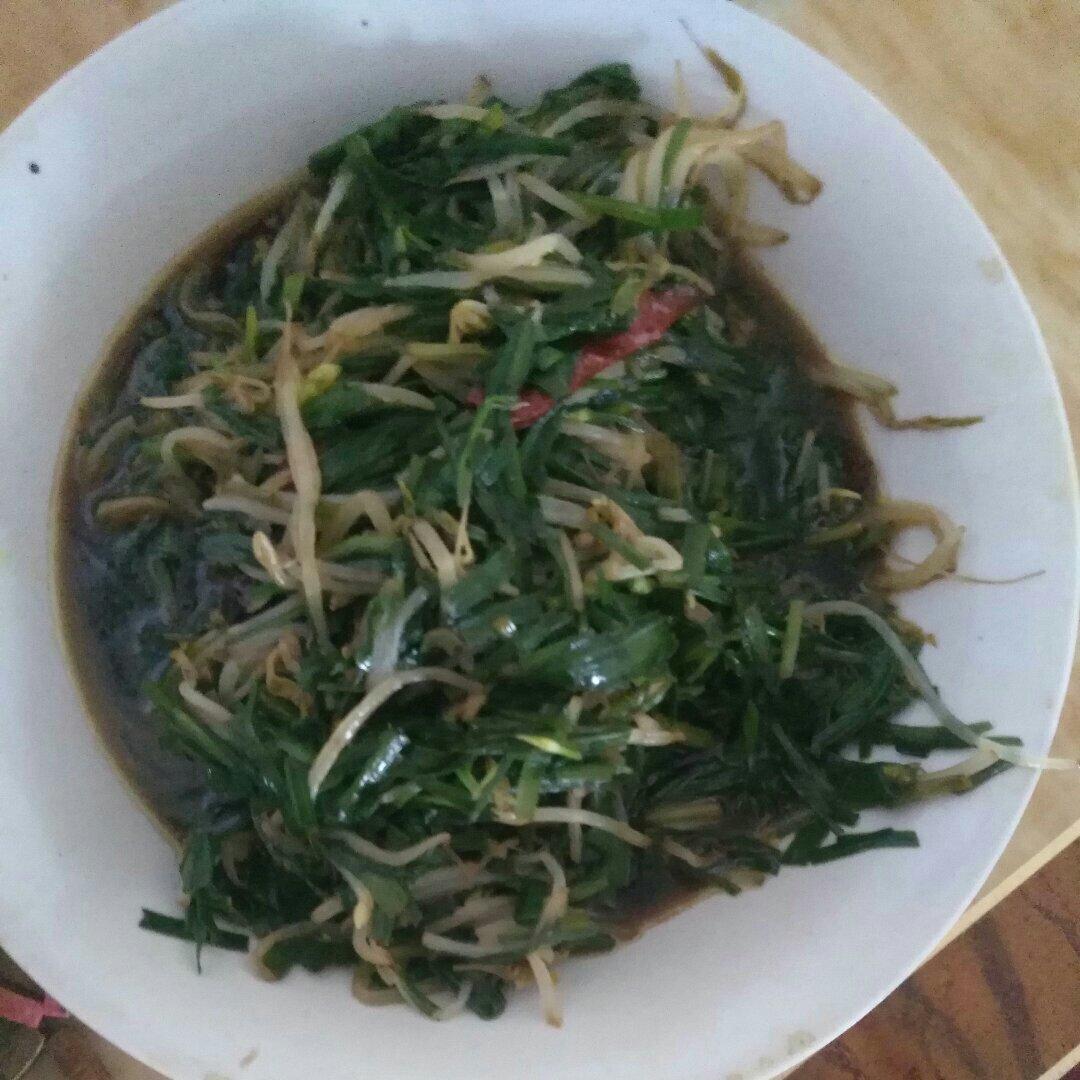 绿豆芽炒韭菜