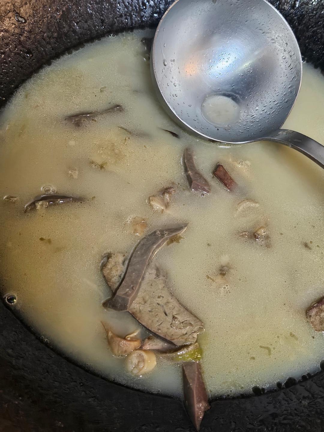 奶白奶白的羊杂汤