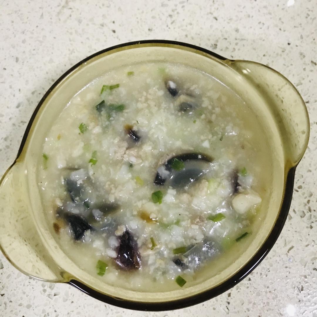 妈妈👩教我做的皮蛋瘦肉粥🥣简单快捷美味😋