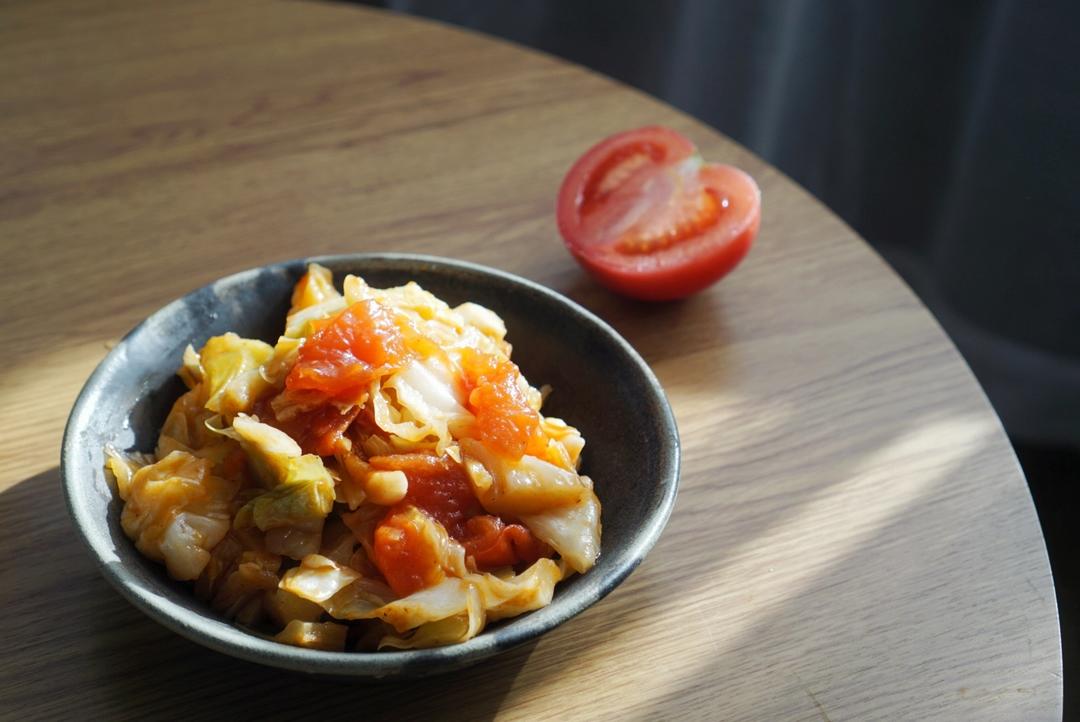 红配绿，大头菜炒西红柿的做法