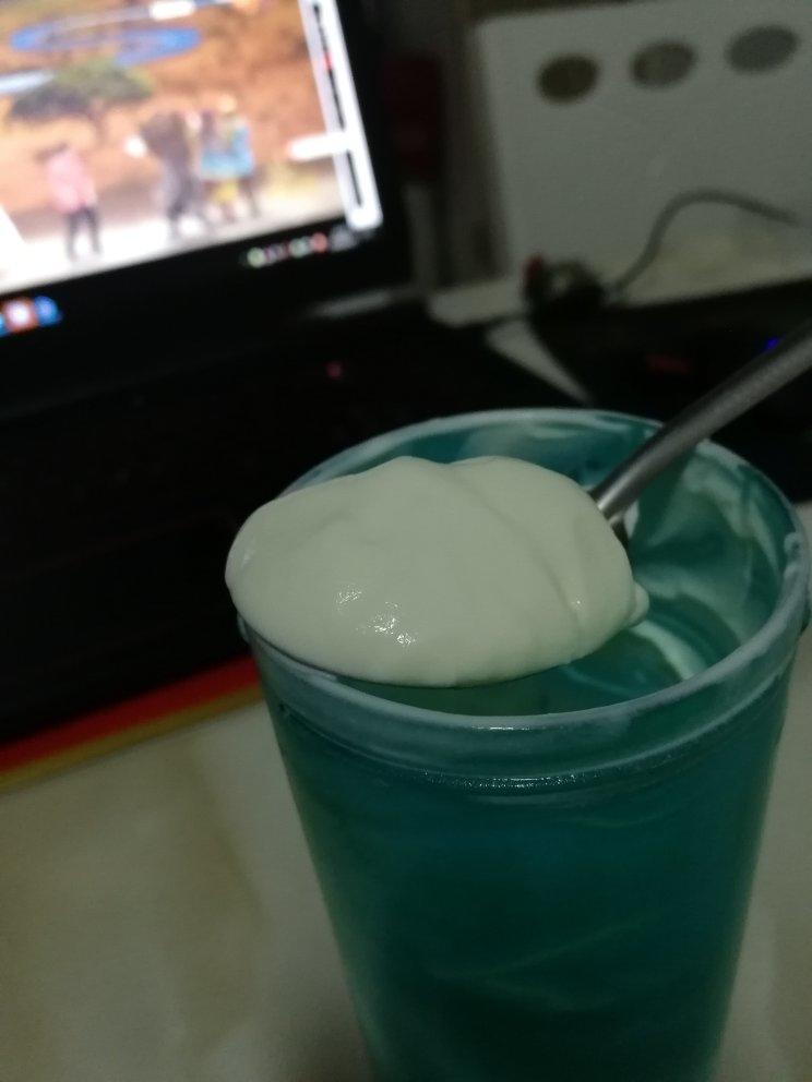 快速打发少量淡奶油不是梦！不用打蛋器！只要一个碗！