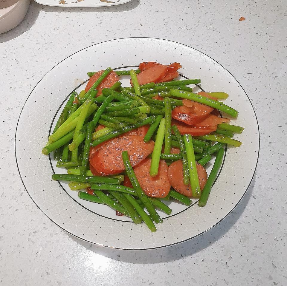 蒜苔炒香肠·懒人快手菜的做法