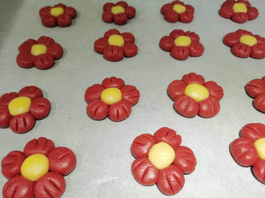 送你一朵小红花，花朵曲奇饼干