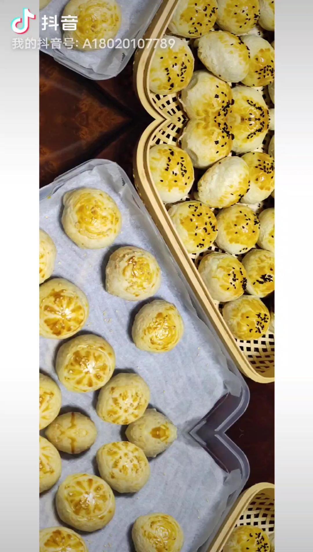 苏式月饼（蛋黄酥、榨菜肉、五仁馅）