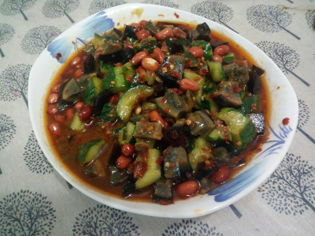 黄瓜拌皮蛋