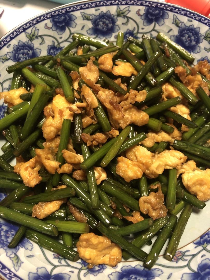 蒜苗木耳炒鸡蛋