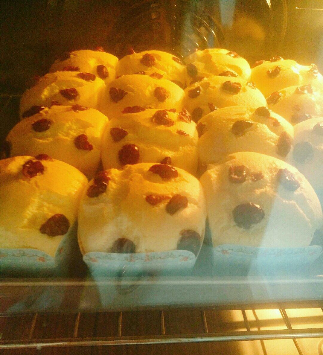 蔓越莓纸杯戚风小蛋糕