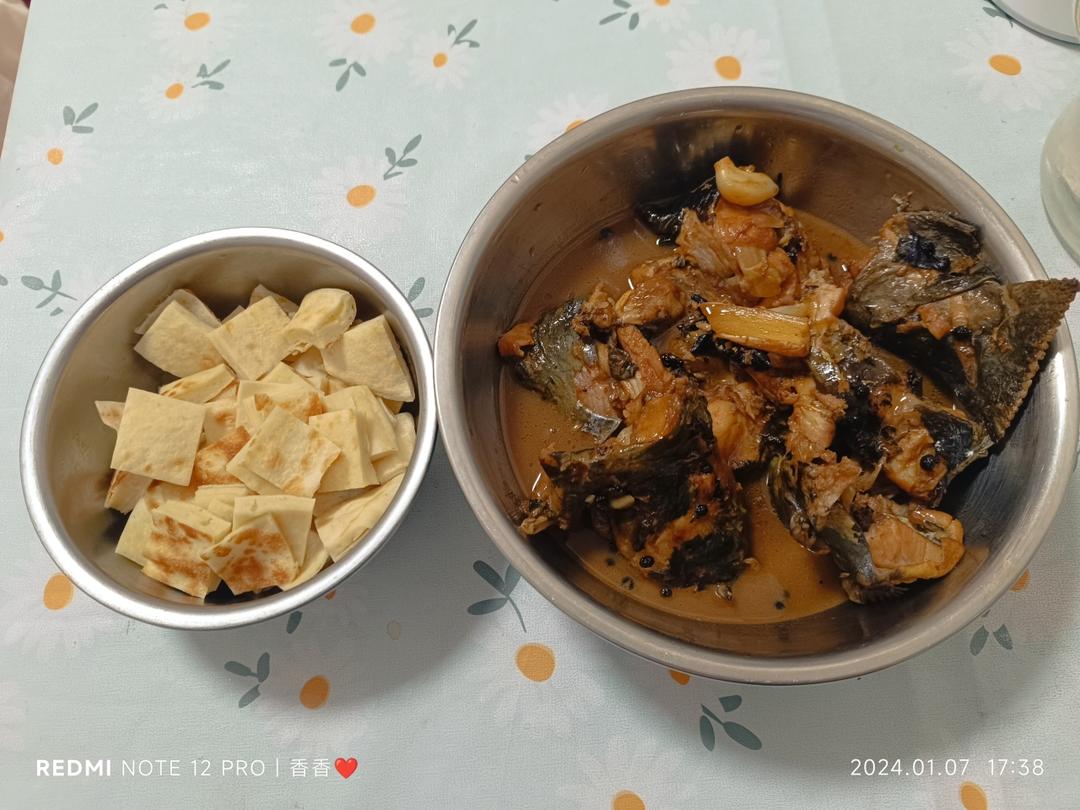 铁锅炖清江鱼