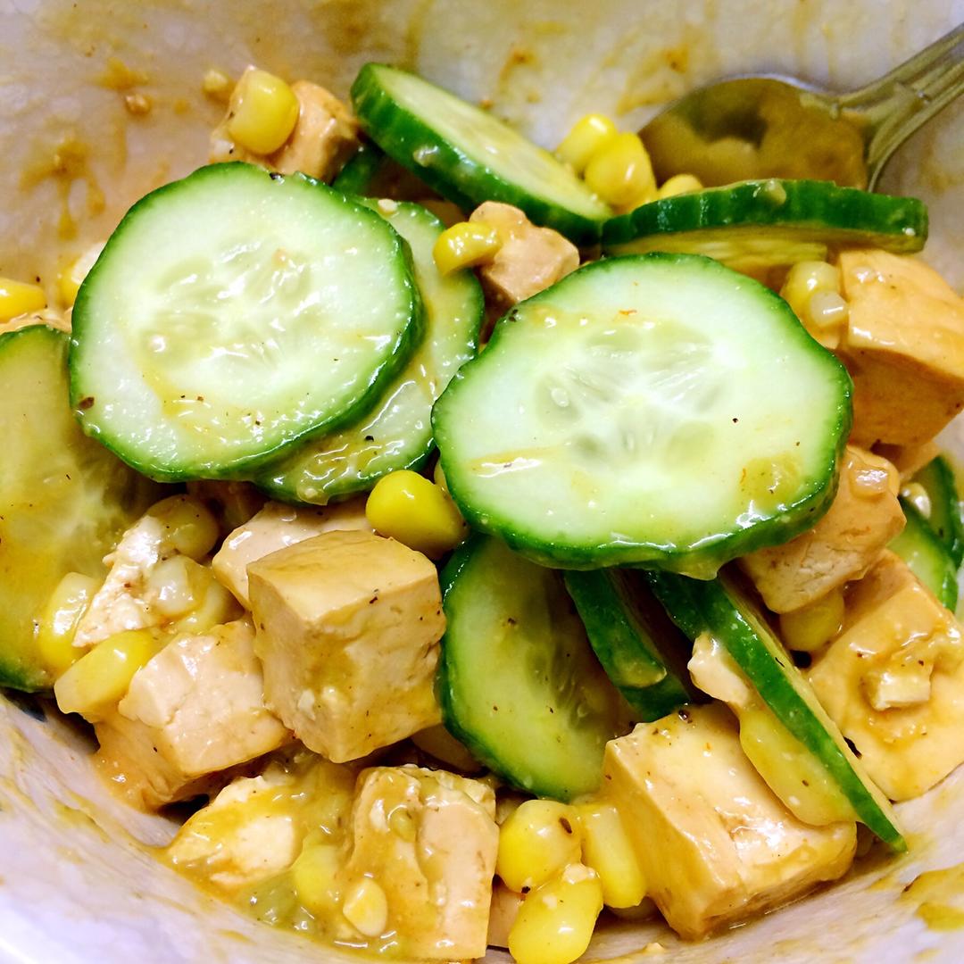 青瓜玉米沙律