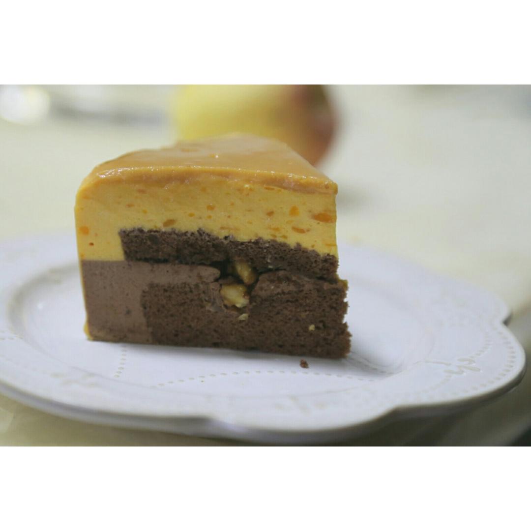 南瓜巧克力慕斯配焦糖淋面