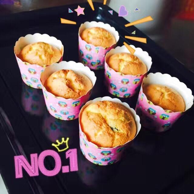 不会回缩的纸杯蛋糕