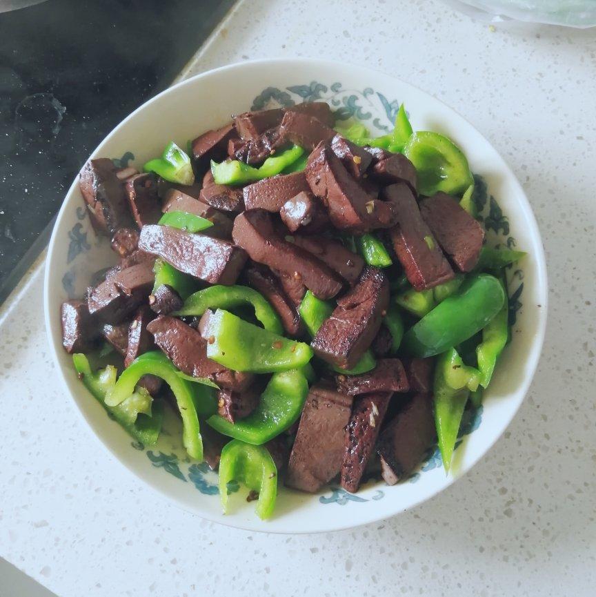 pobrecito做的尖椒炒猪血