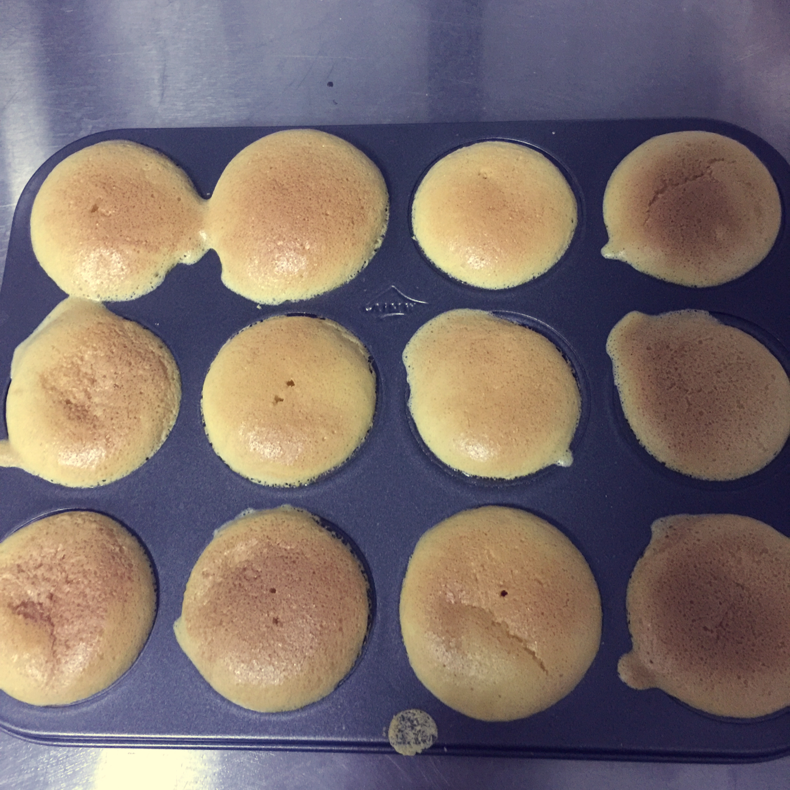 消耗淡奶油之作——淡奶油小蛋糕