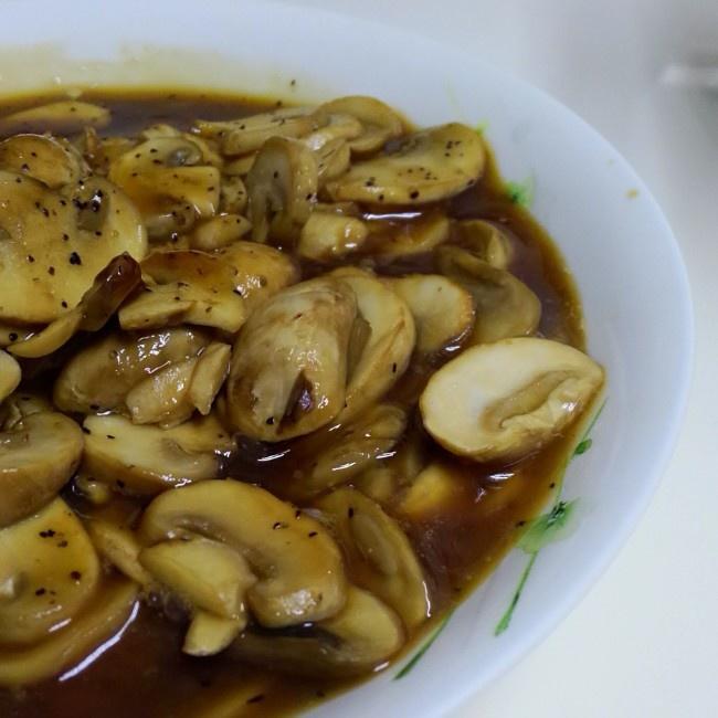 黑胡椒蘑菇