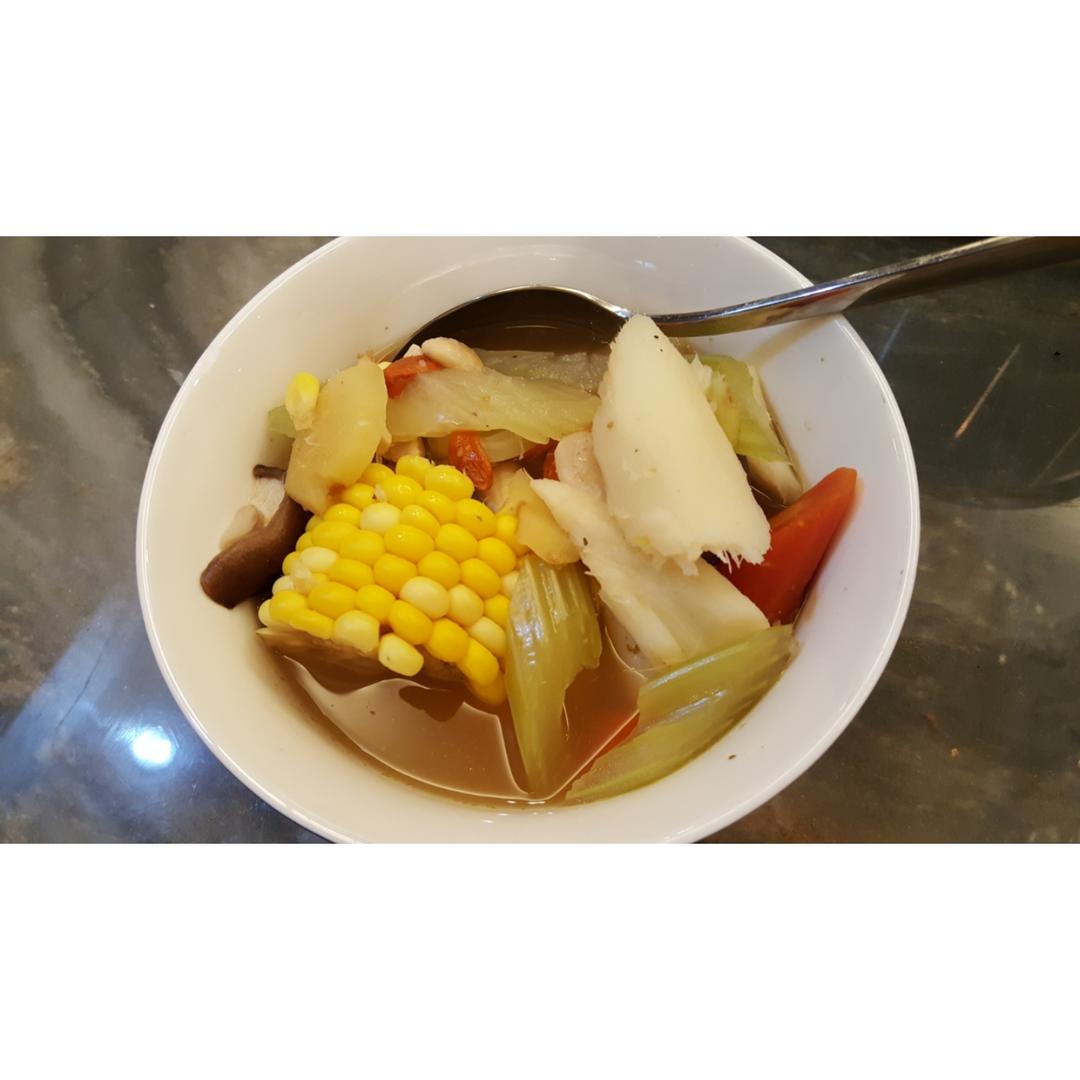 私房养生蔬菜素汤