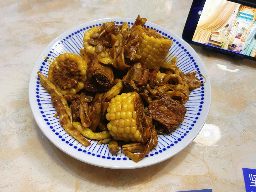 五花肉炖黄金钩豆角