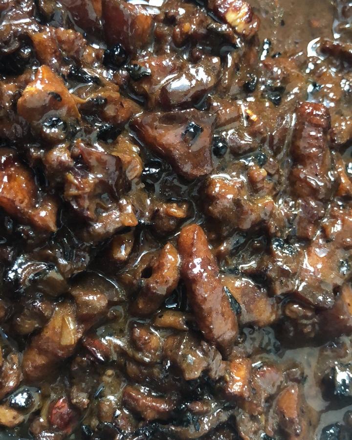 洋葱酥卤肉饭