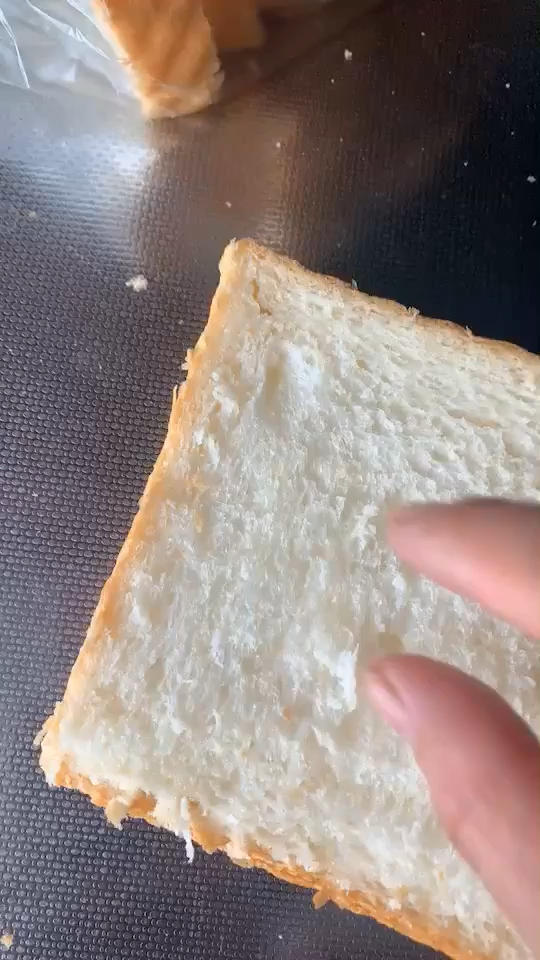 软到拿不起来的生吐司