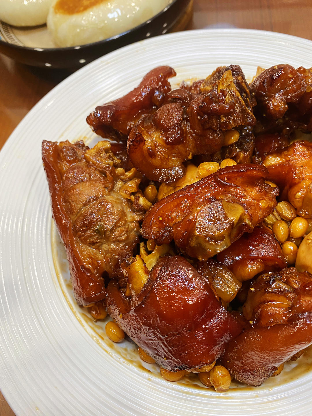 美味的家常菜：红烧猪蹄