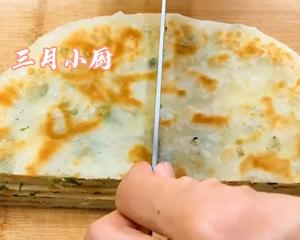 香酥芝麻葱油饼 外酥里软层次多 附细节视频详解的做法 步骤6