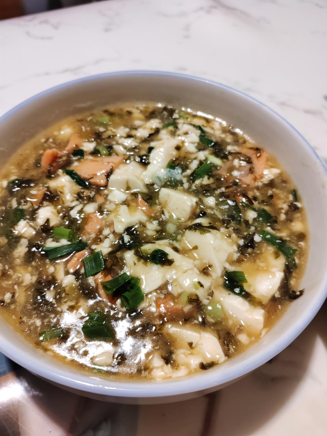 烟熏三文鱼烩豆腐