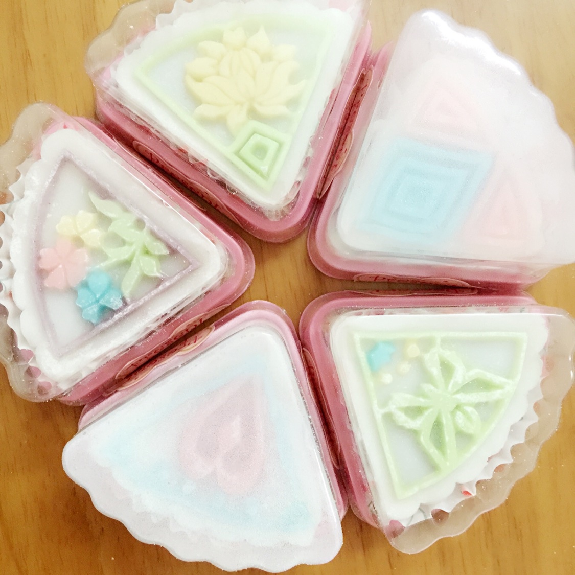 彩色冰皮月饼