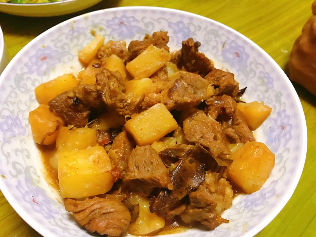 牛肉炖土豆