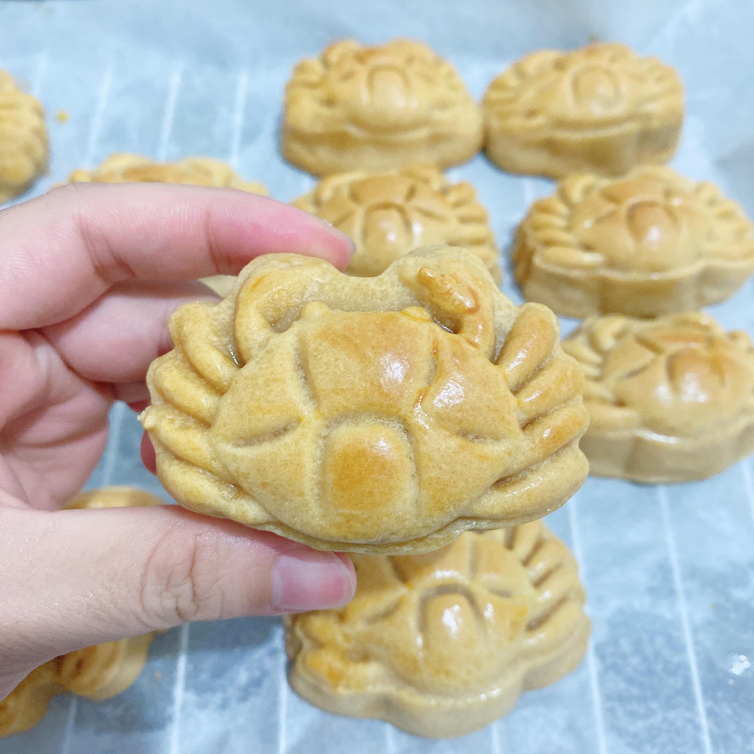 广式月饼通用饼皮（内附凤梨小菠萝🍍月饼的详细做法）