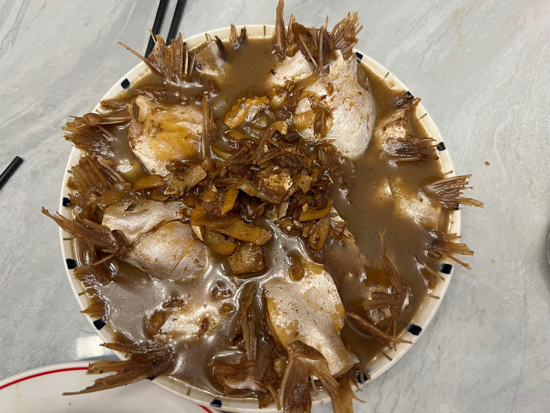 红烧鱼鳍（鱼翅）