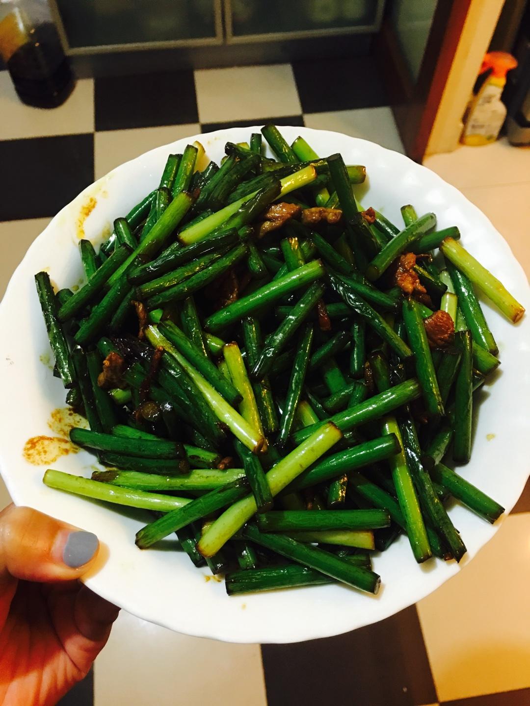 顾家家常菜之一：蒜苗肉丝的做法