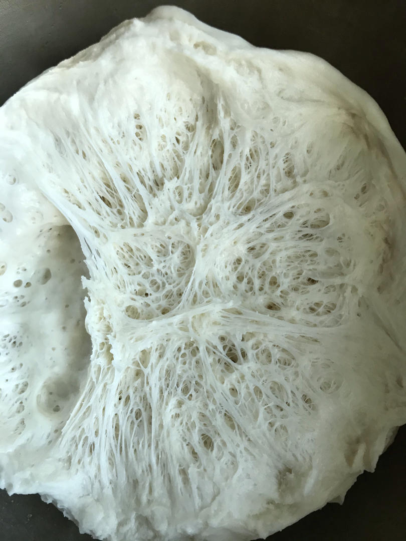 70%中种法鲜奶雪露面包~