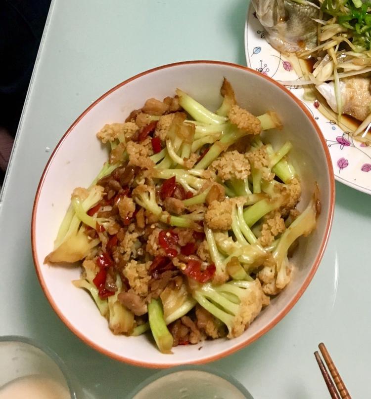 老丁的私房菜-干锅花菜