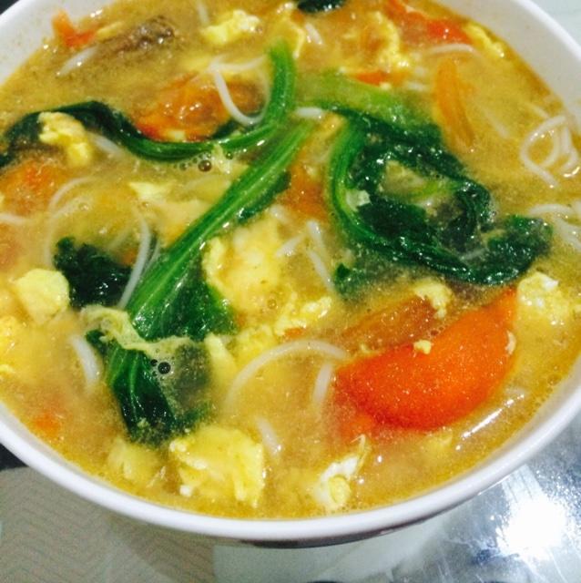 懒人面-鸡蛋番茄排骨面的做法