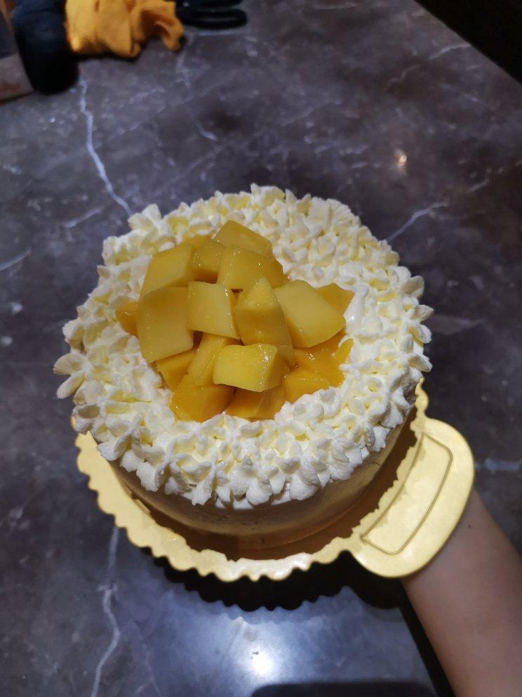 鲜奶双拼水果蛋糕