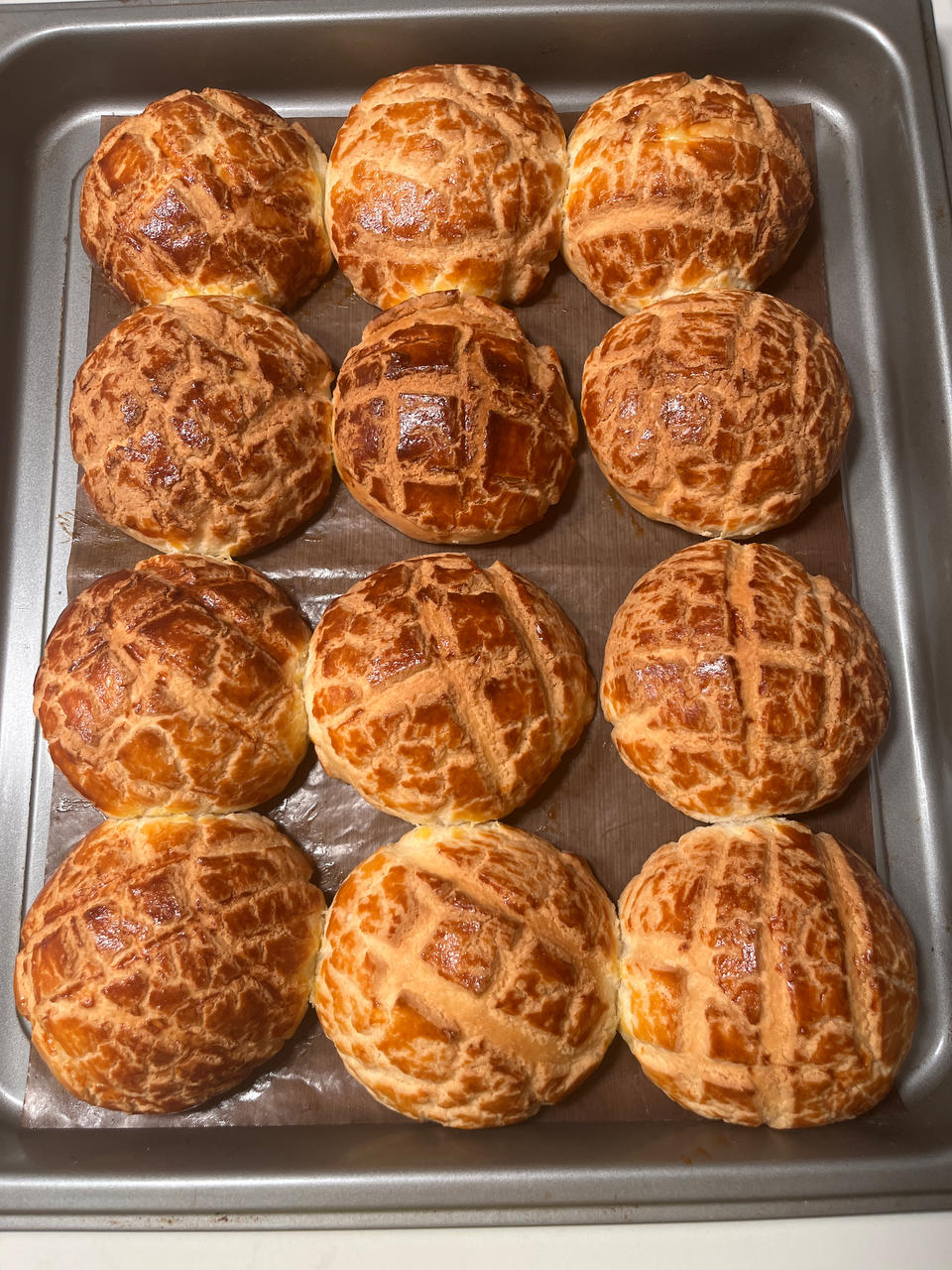 内心柔软外表酥香的—菠萝包