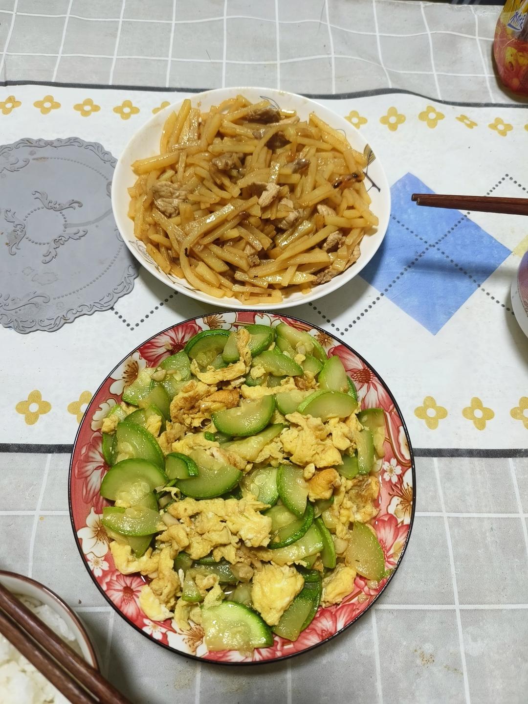 清香的西葫芦炒鸡蛋