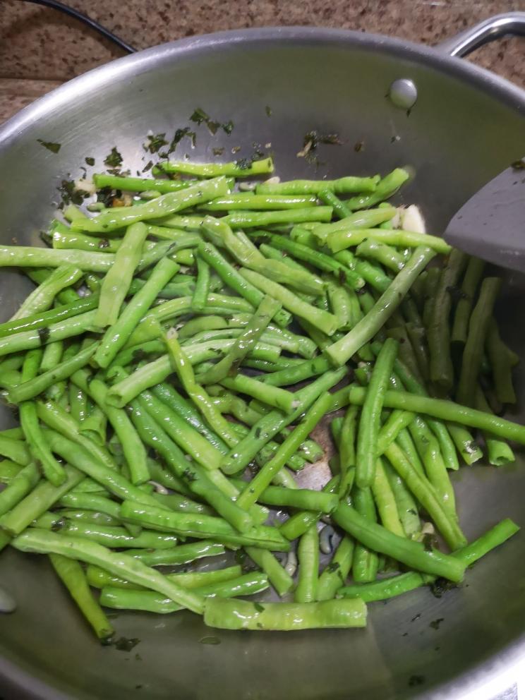 家常紫苏炒豆角的做法