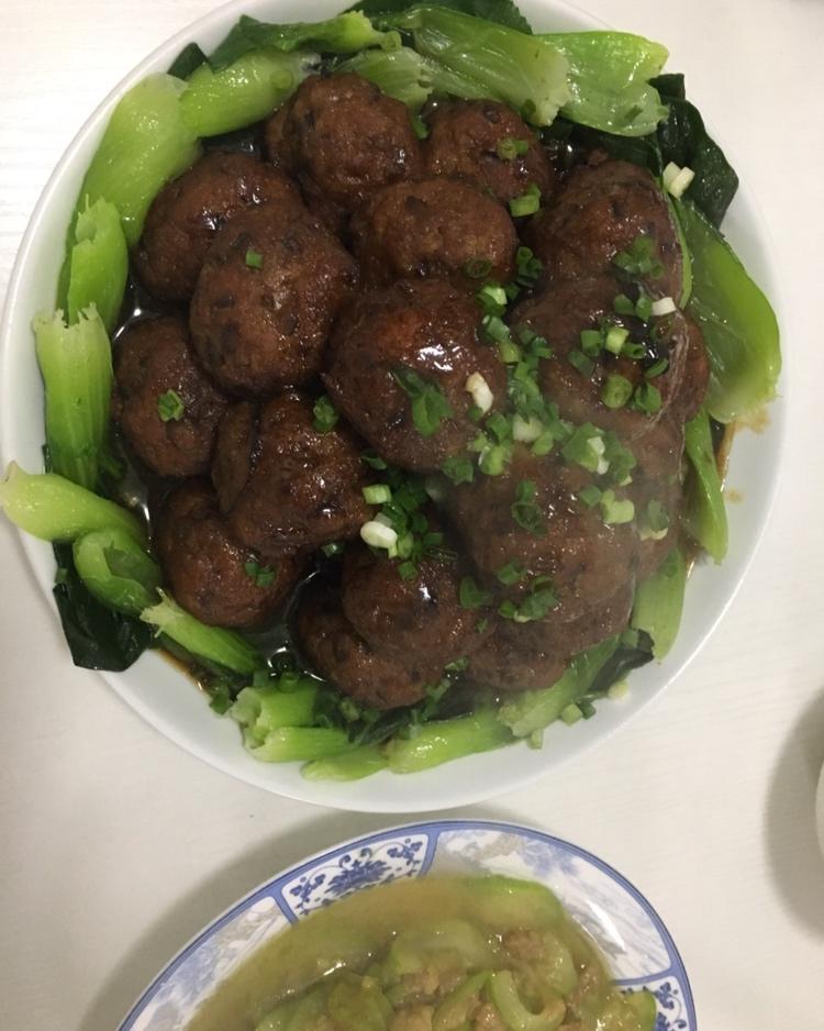四喜丸子/红烧狮子头 Chinese Meatballs