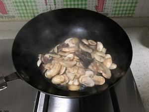口蘑炒肉的做法 步骤2