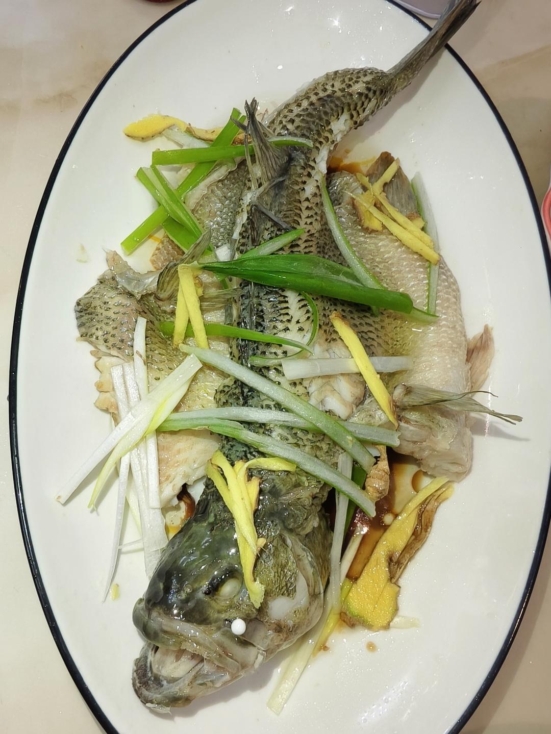 10分钟做 清蒸鲈鱼 （附切鱼图解）