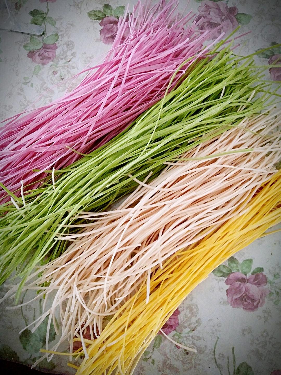 自制彩色手工面条/挂面
