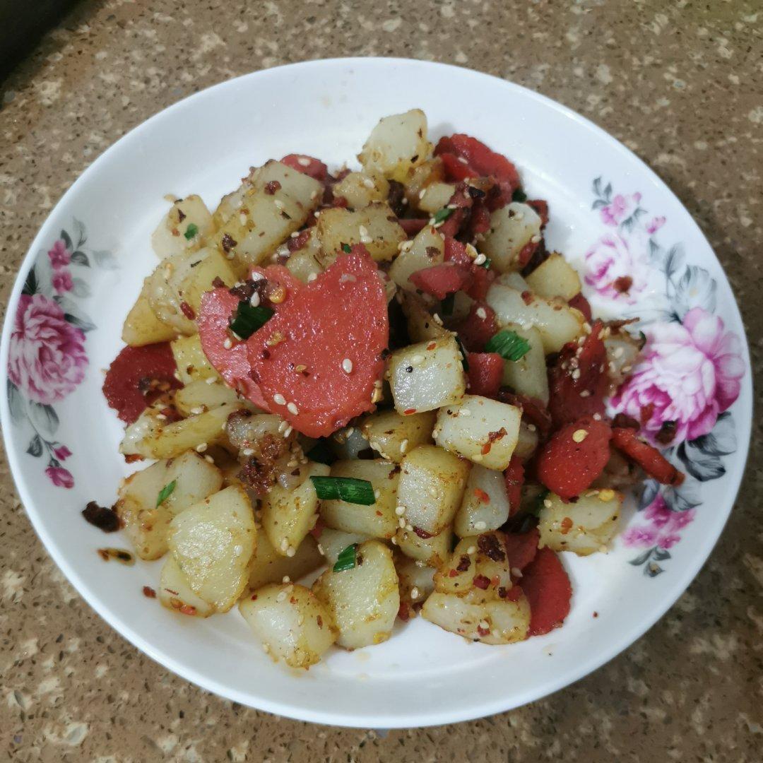 香辣过瘾的孜然土豆火腿，比路边摊还好吃