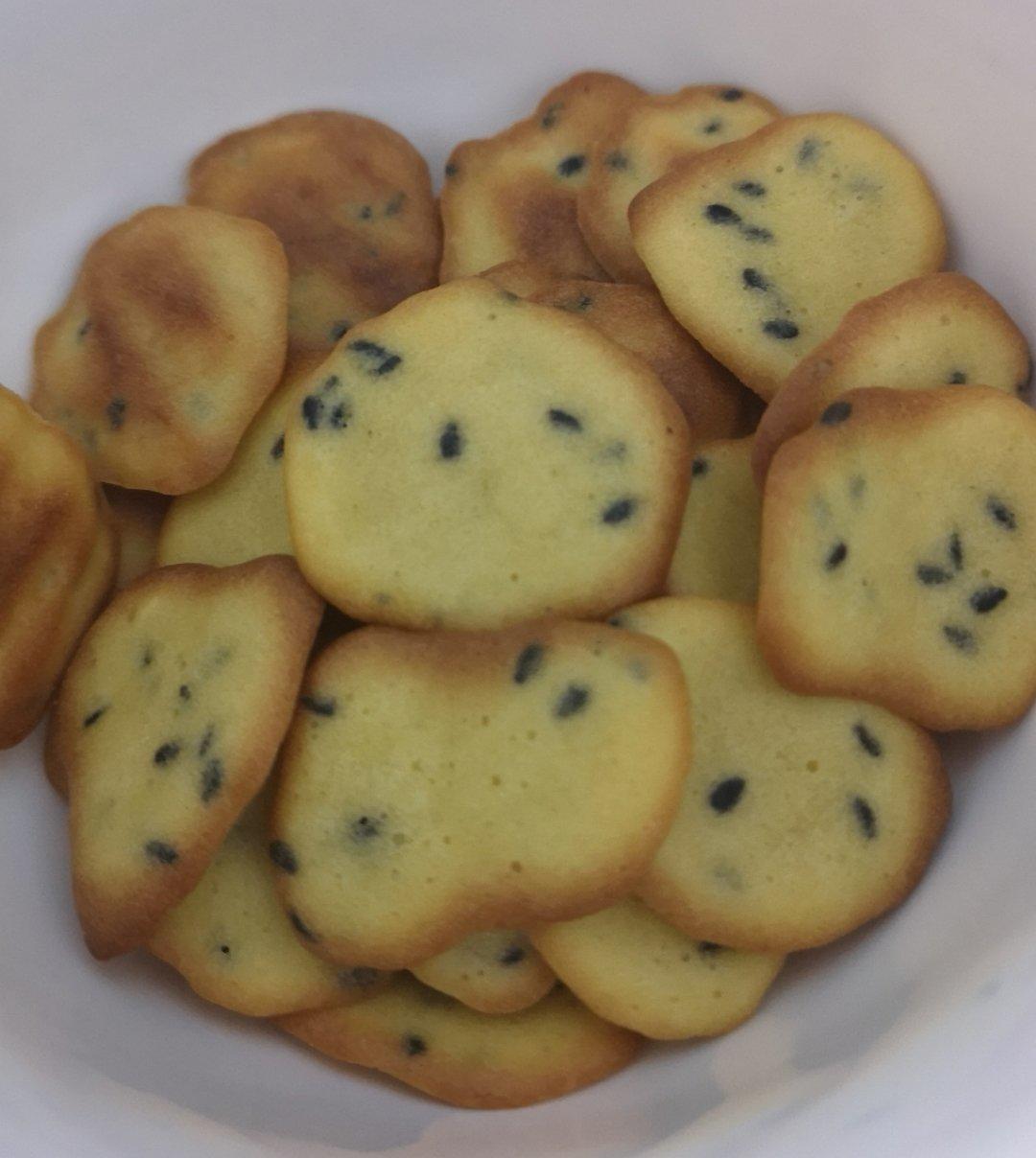 芝麻鸡蛋甜薄脆饼干 好吃到爆的宝宝辅食 材料简单蛋香浓郁宝宝爱