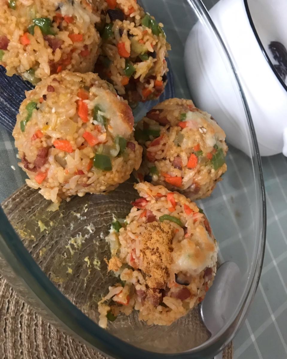 小盆友超爱的肉松饭团子