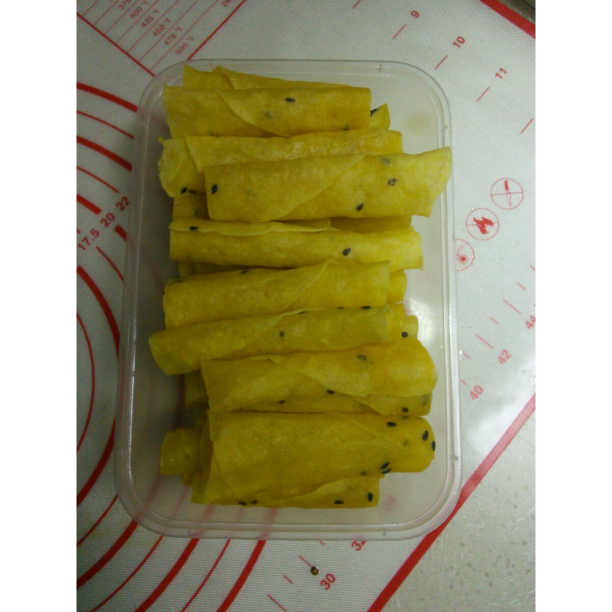 芝麻香酥蛋卷（视频食谱）