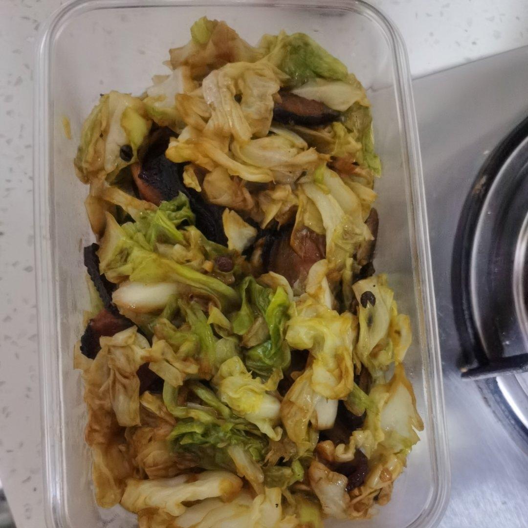 不能错过的冬季家常菜：手撕包菜炒腊肉
