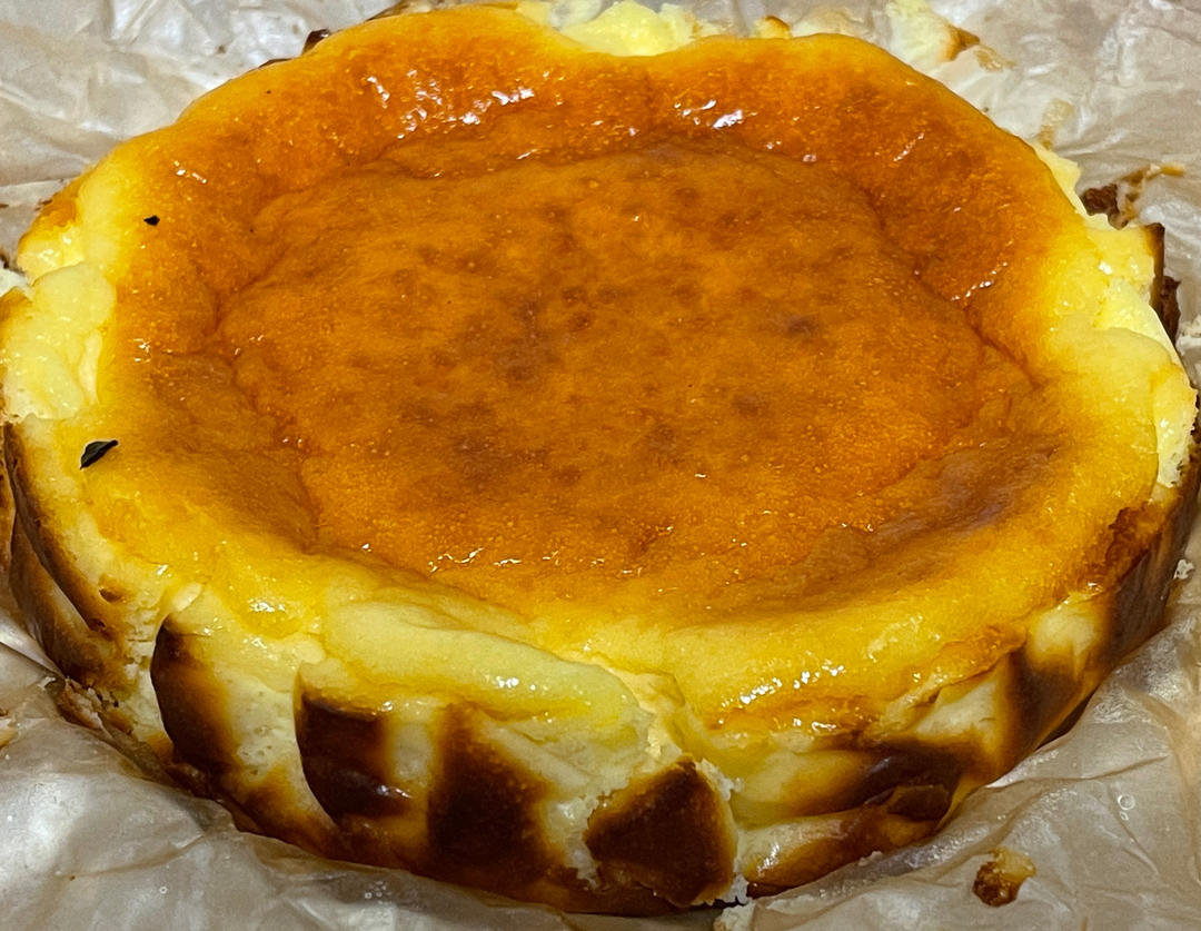 【原创】
零失败的下午茶-Basque巴斯克芝士蛋糕（消耗妙可蓝多奶油奶酪、雀巢淡奶油）