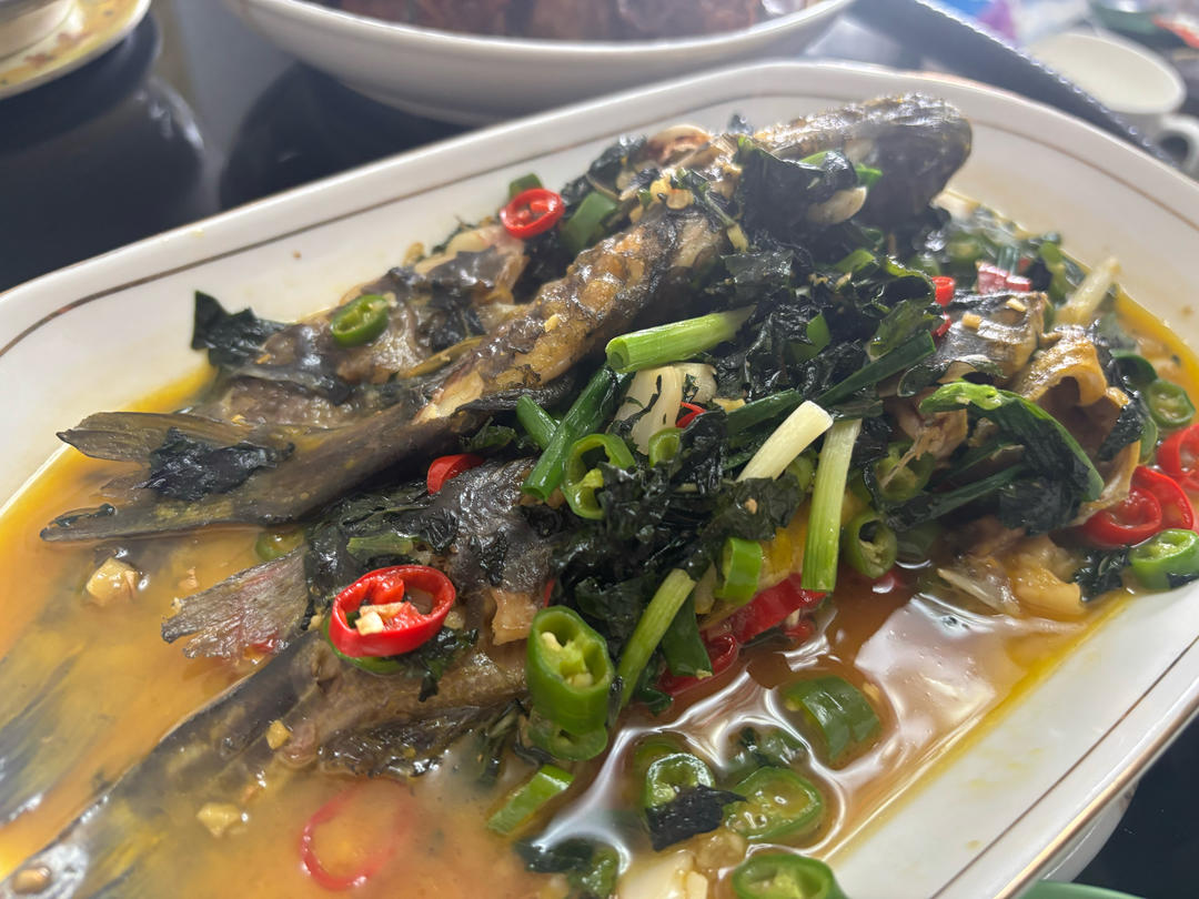 闷个黄骨鱼，黄丫头，黄鸭叫，家常简单味的！